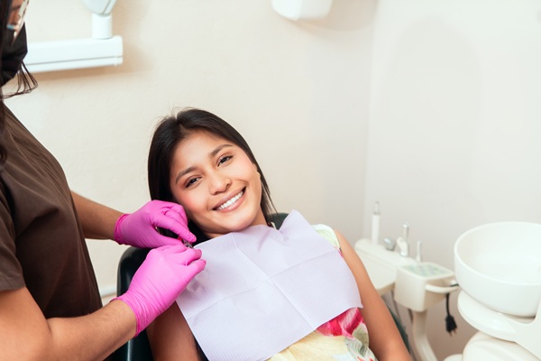 Old Dental Fillings? Common Signs You May Need A New One